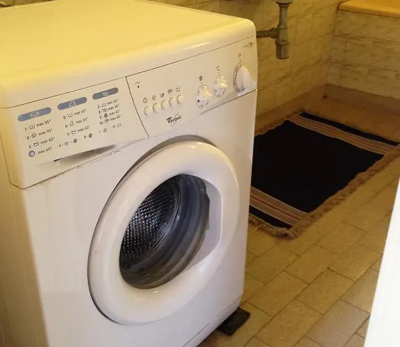 Katya سموليان